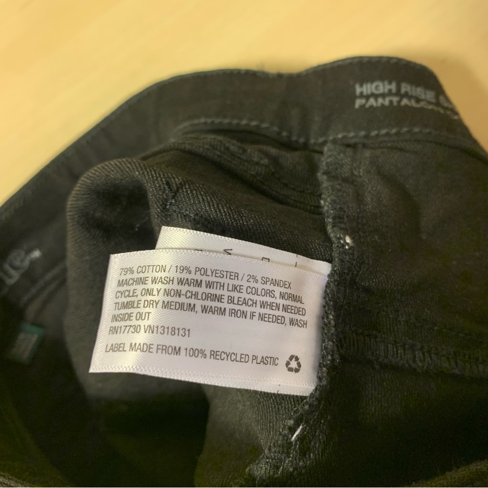 🌸 Black high rise denim booty shorts Wild Fable Small - Picture 6 of 7